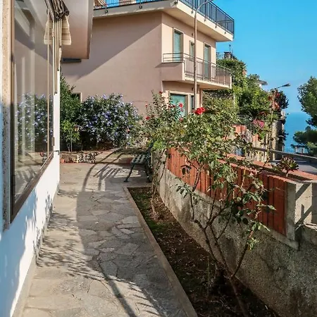 Locazione Turistica Alexandra - Aao205 Ferienhaus Laigueglia
